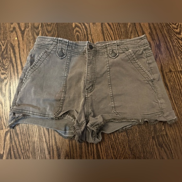 SO Gray High Rise Utility Cargo Shorts Women’s Size 13 - Picture 2 of 5